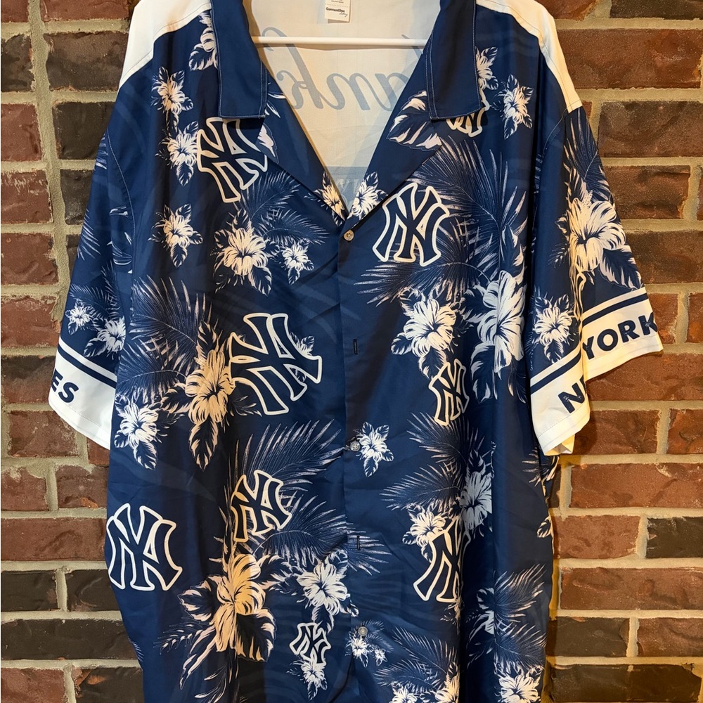Navy Floral New York Button-Down Camp Shirt